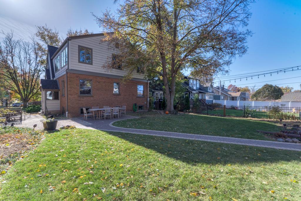 322 E Elm Street