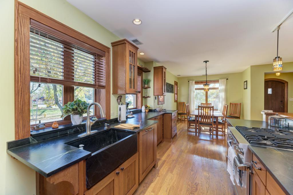 322 E Elm Street