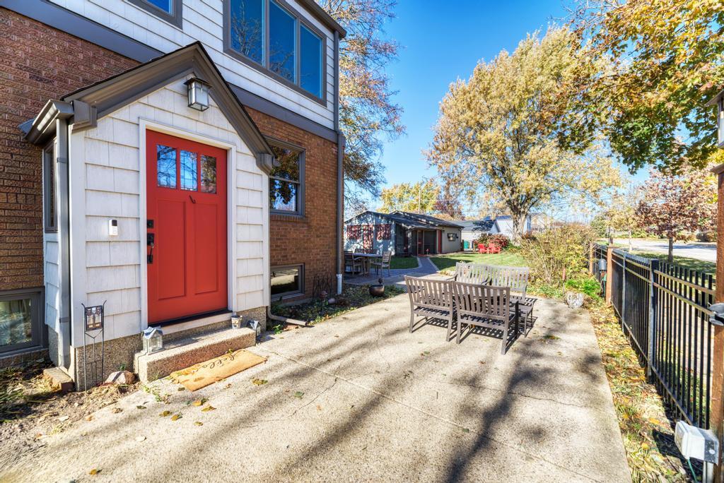 322 E Elm Street