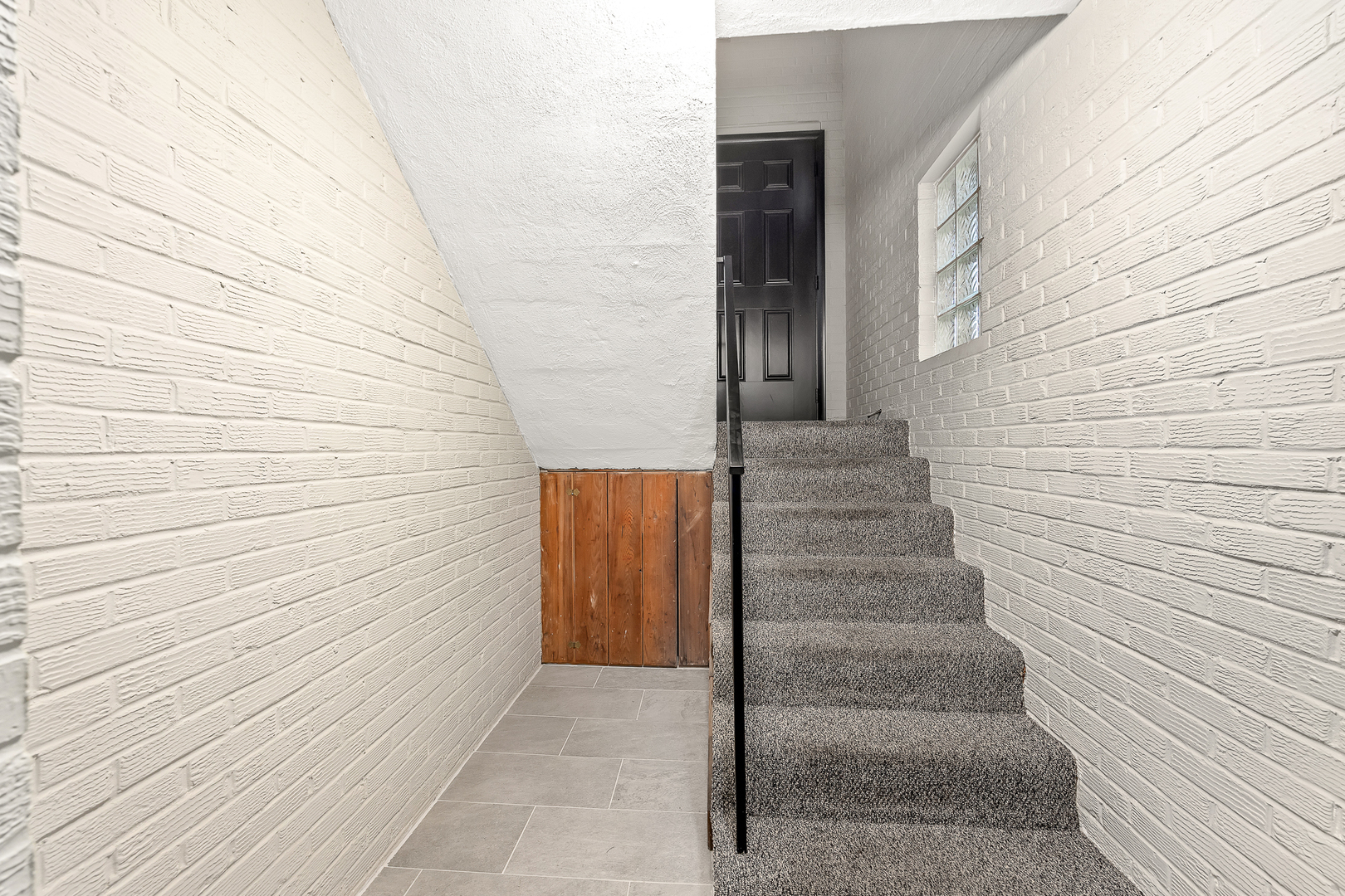 332 Maple Avenue Unit: 1