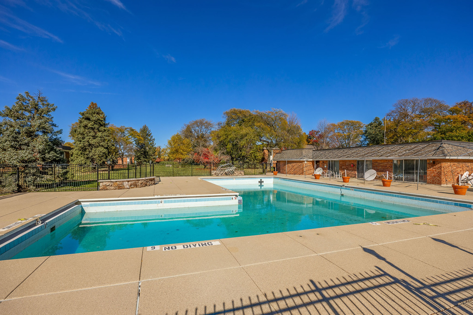 3915 Saratoga Avenue Unit: H214