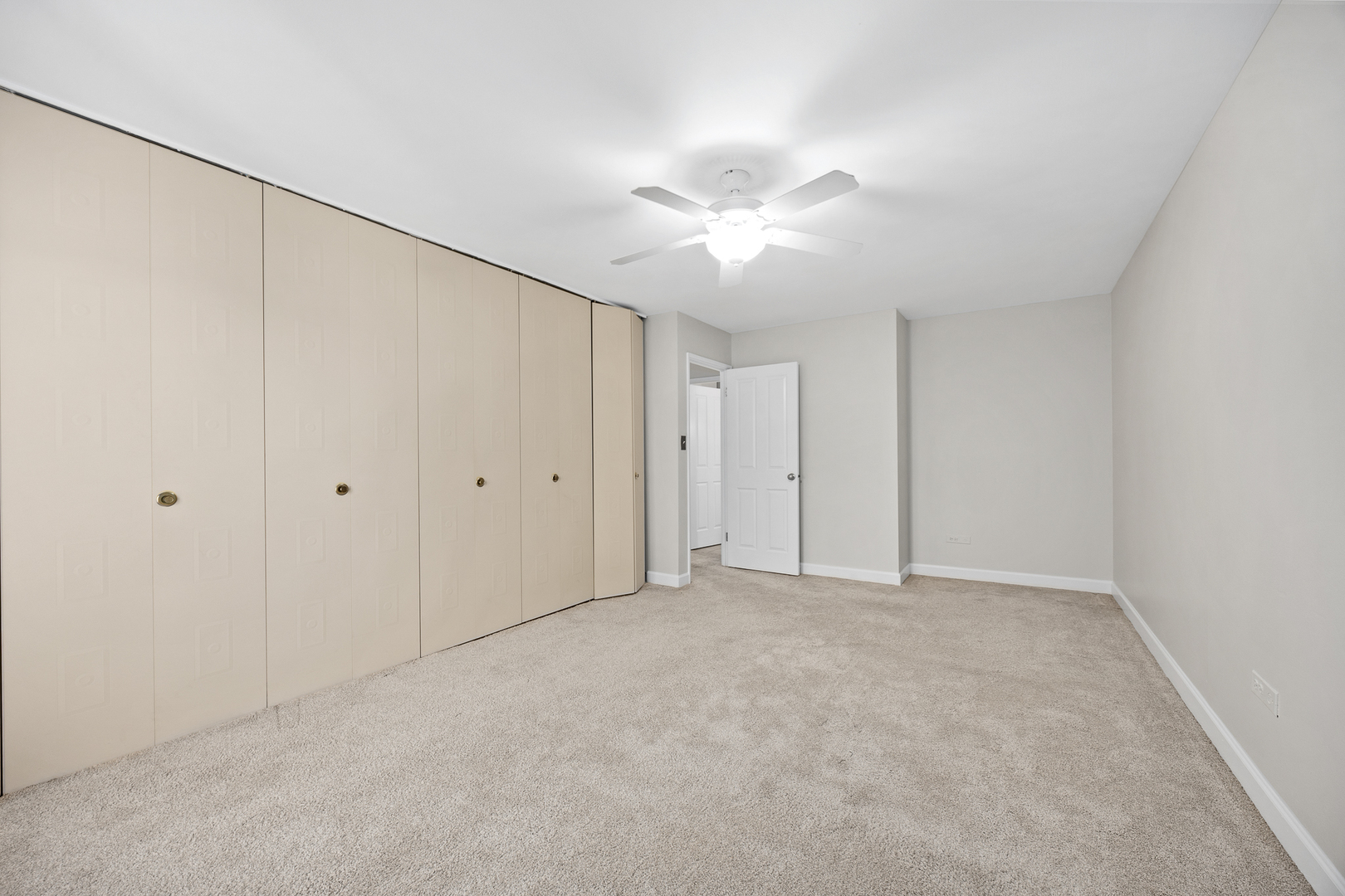 3915 Saratoga Avenue Unit: H214