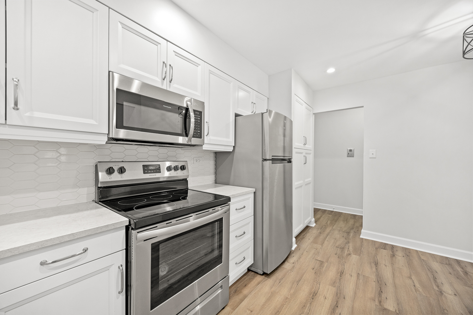 3915 Saratoga Avenue Unit: H214