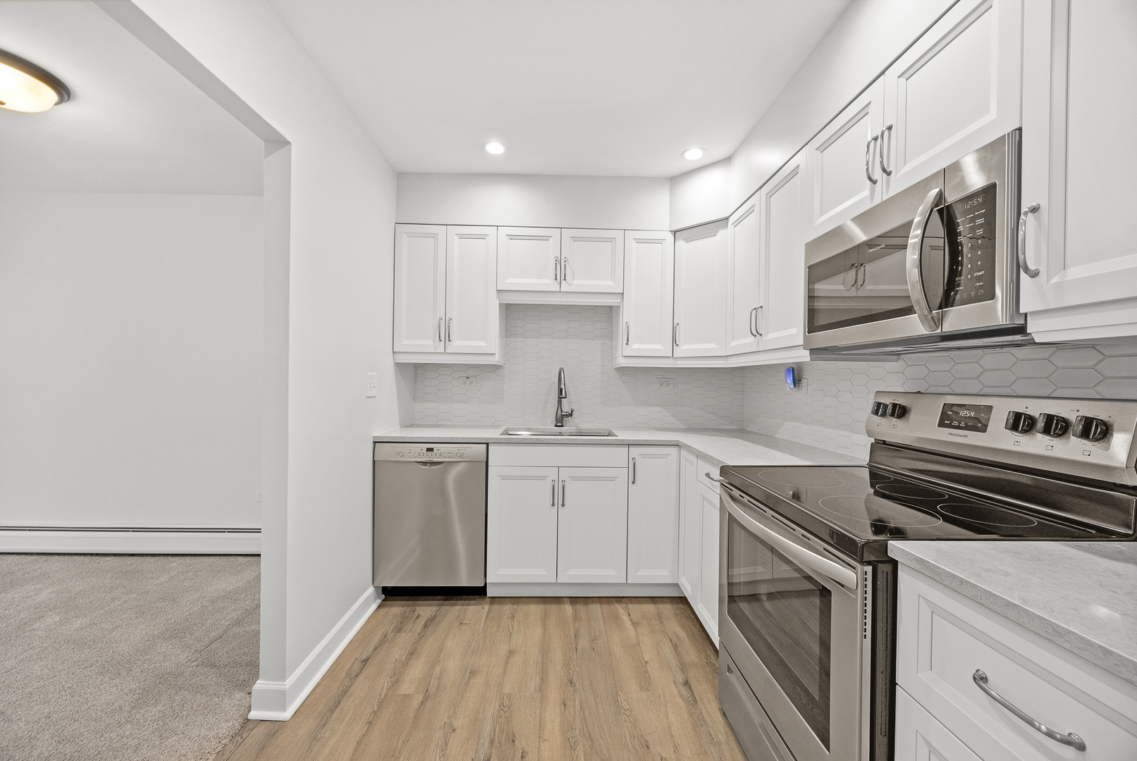 3915 Saratoga Avenue Unit: H214