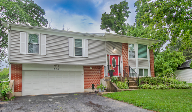 220 Falcon Ridge Way