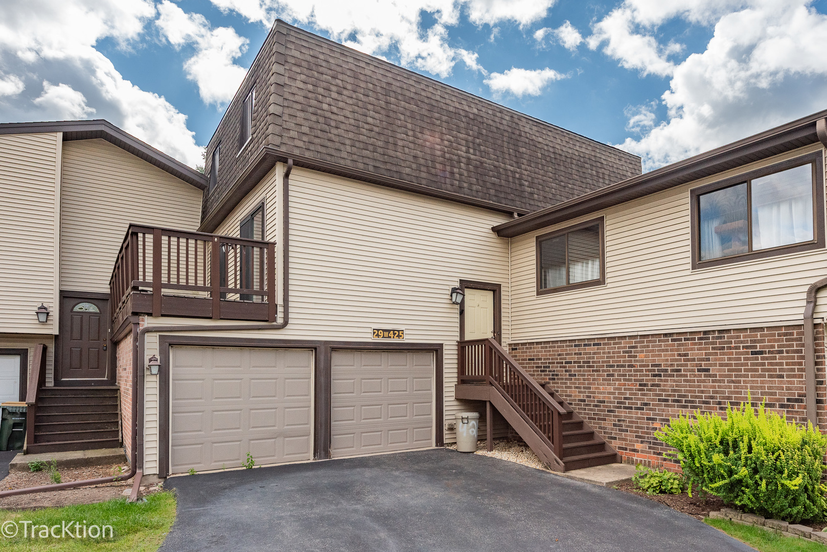 29W425 THORNWOOD Lane