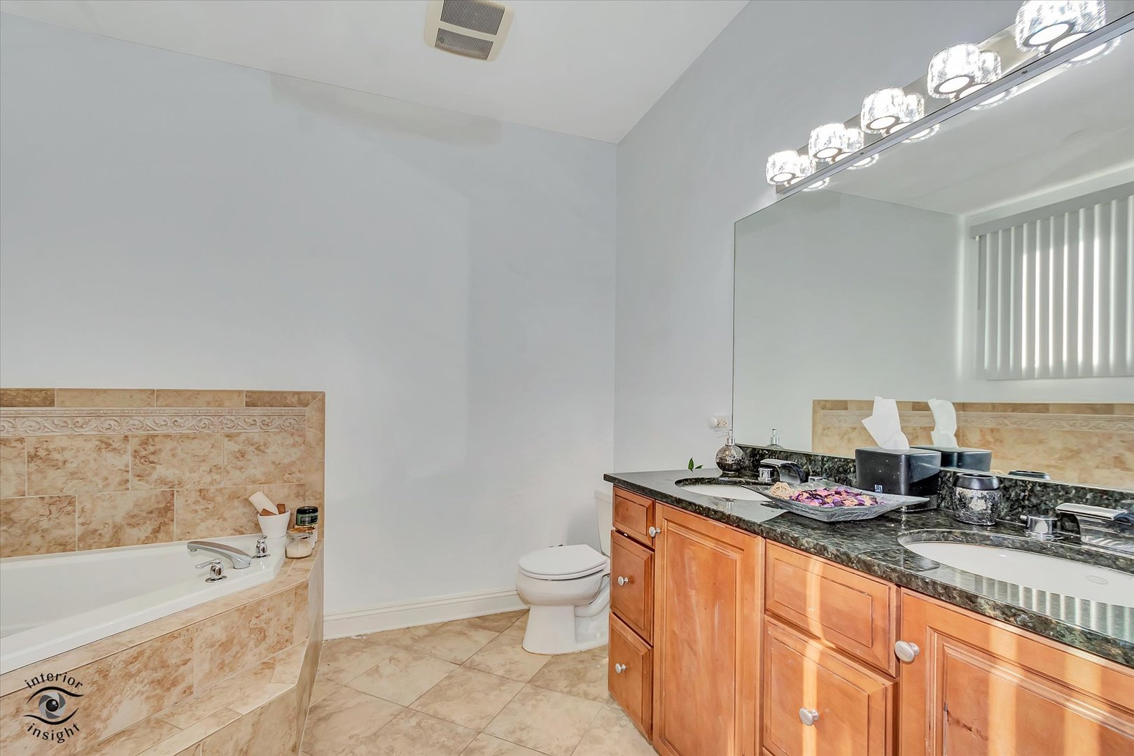 4330 N Neva Avenue Unit: 202