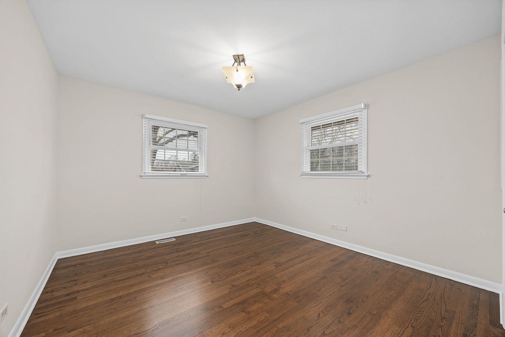 4817 Stonewall Avenue