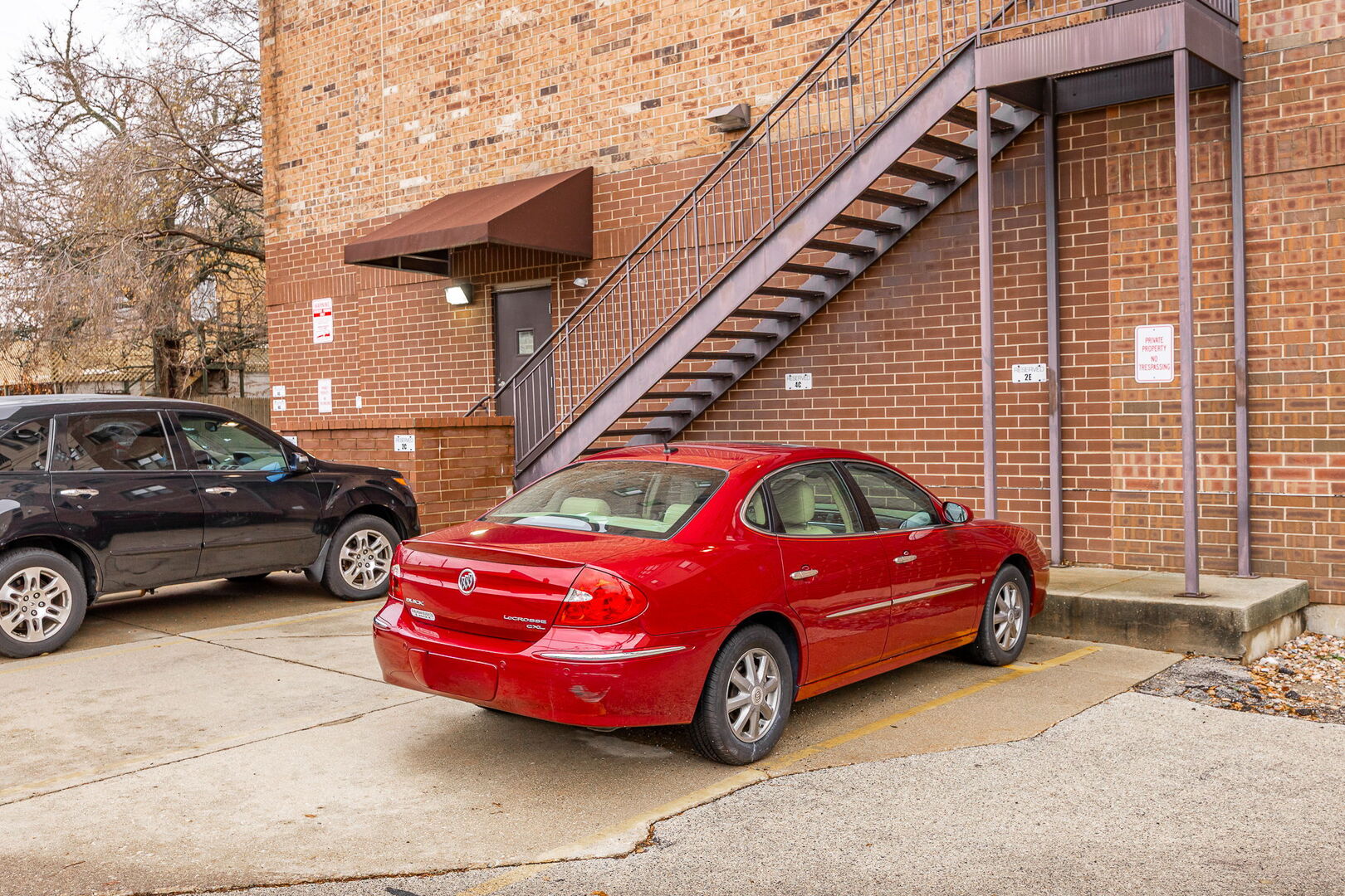 4929 FOREST Avenue Unit: 2E