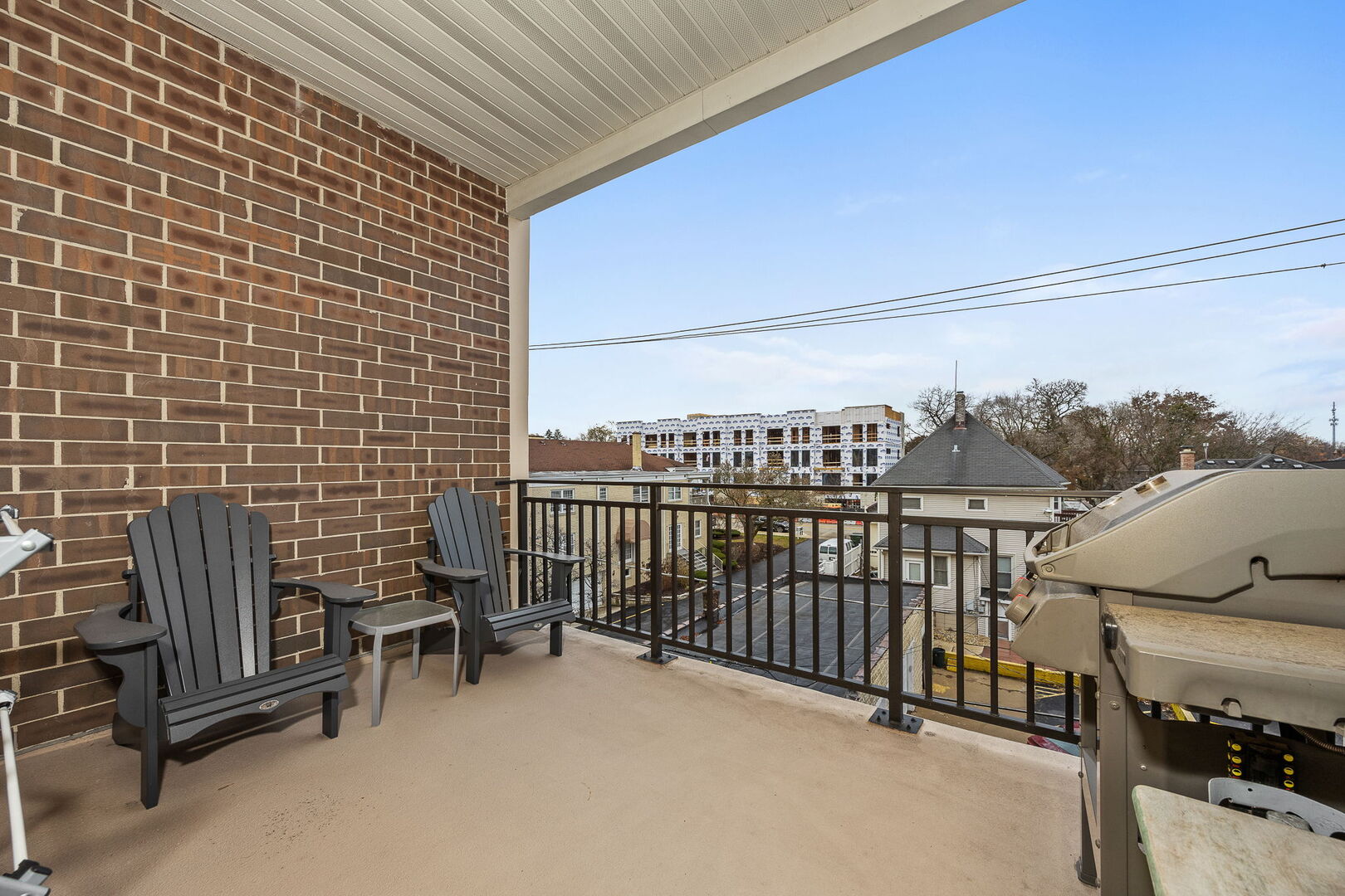 4929 FOREST Avenue Unit: 2E