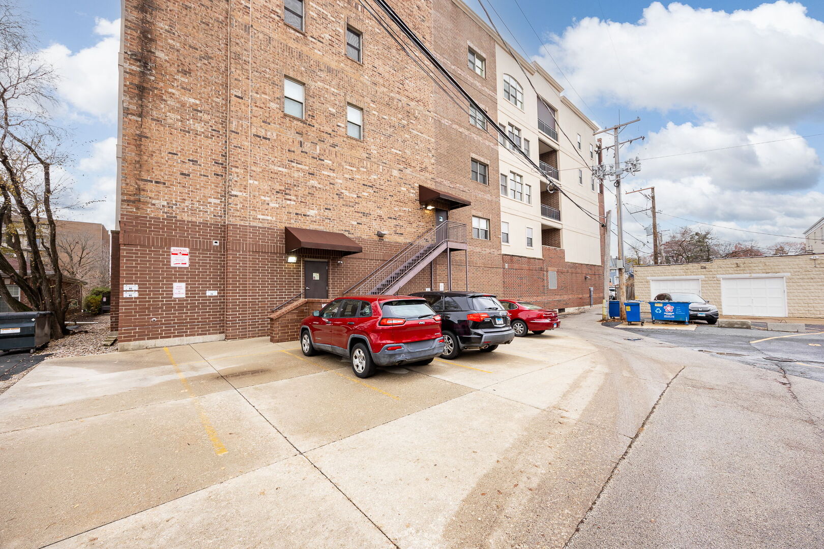 4929 FOREST Avenue Unit: 2E