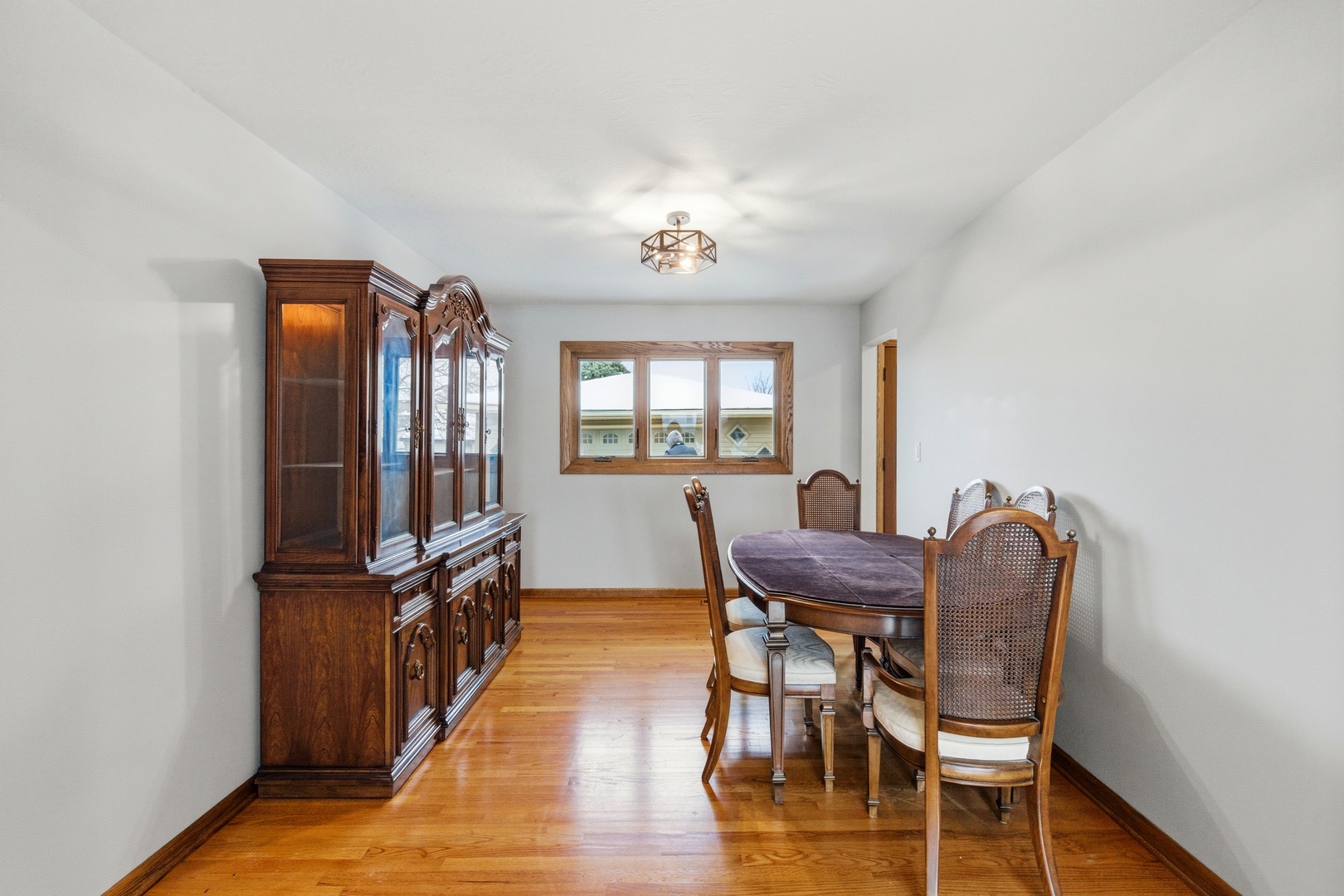 581 Victoria Lane