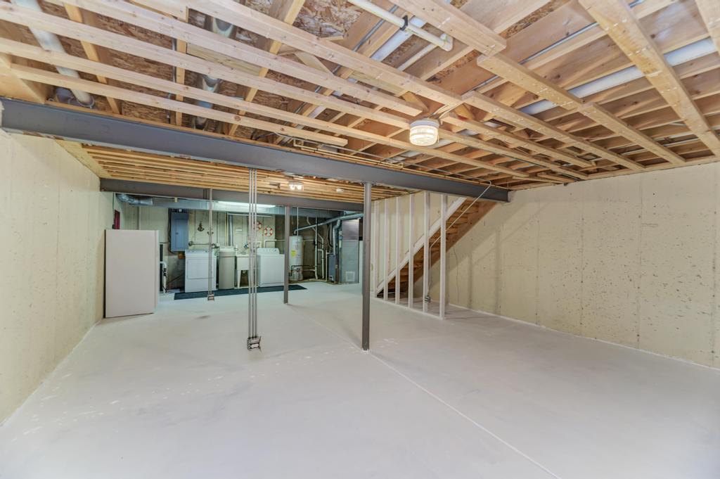 703 Hillcrest Drive