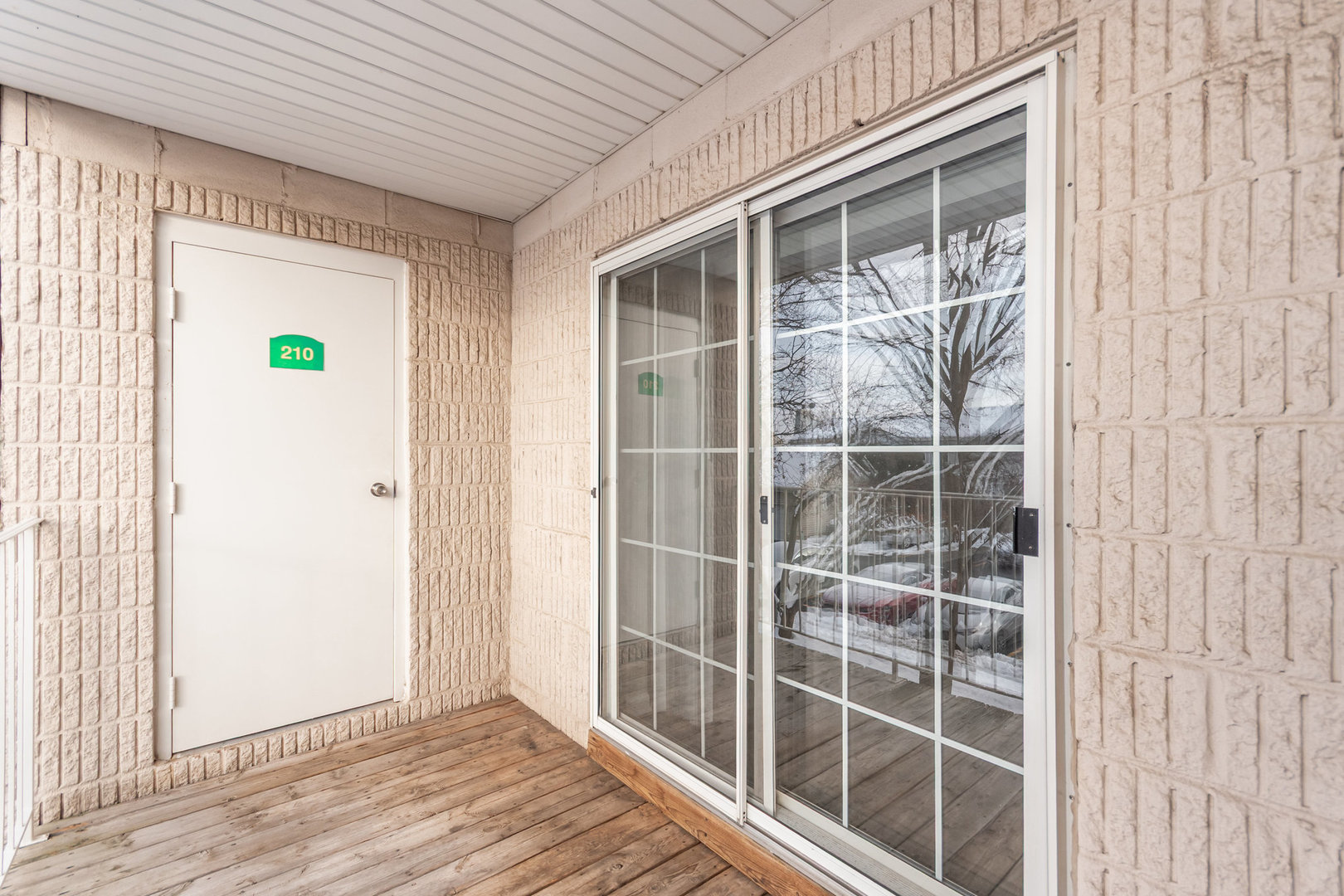 734 N Gary Avenue Unit: 210