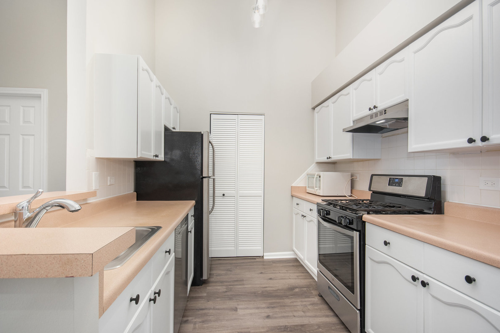 734 N Gary Avenue Unit: 210