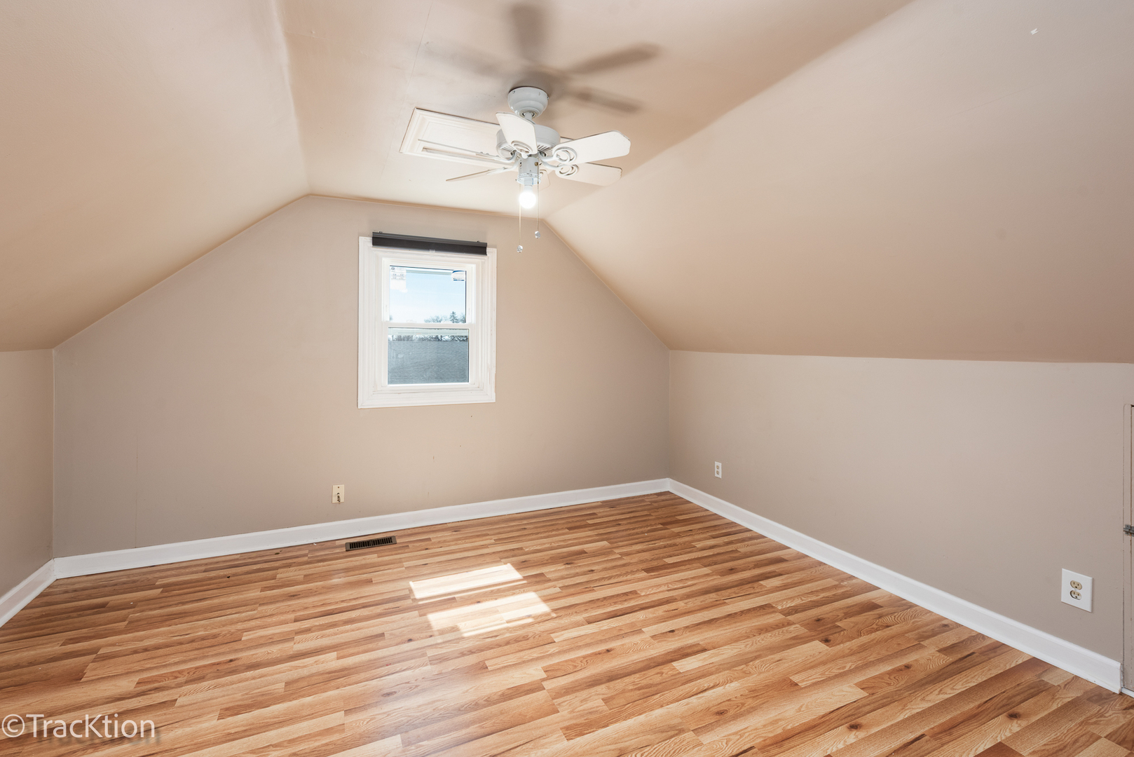 8829 Skyline Drive