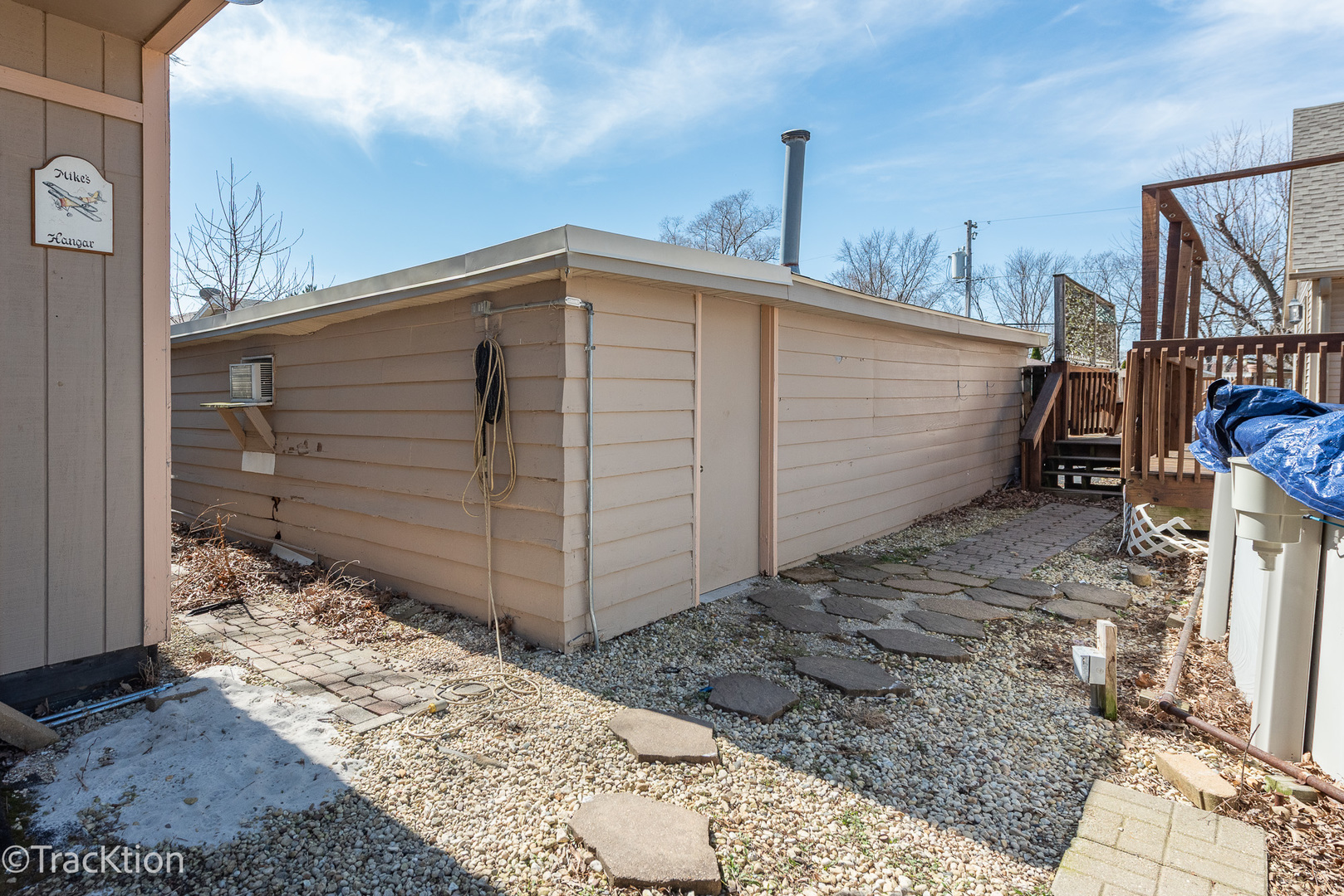 8829 Skyline Drive