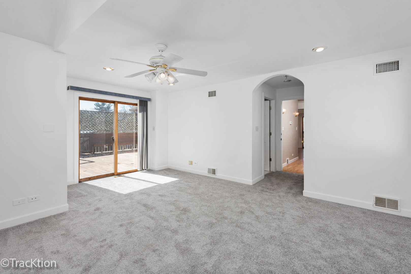 8829 Skyline Drive