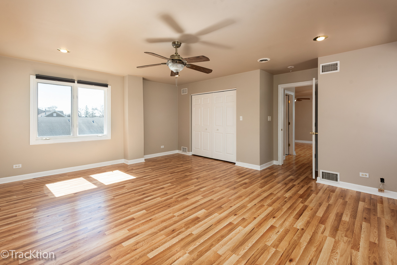 8829 Skyline Drive