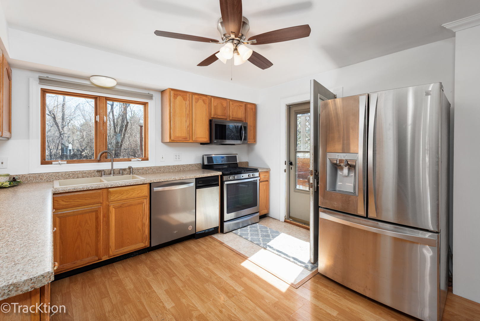 8829 Skyline Drive