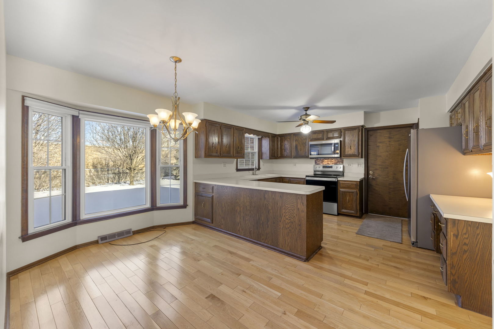 19W140 Avenue Chateaux