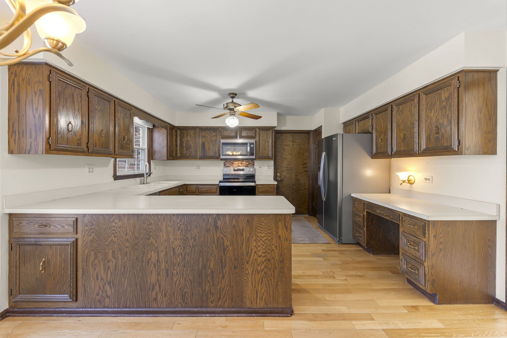 19W140 Avenue Chateaux
