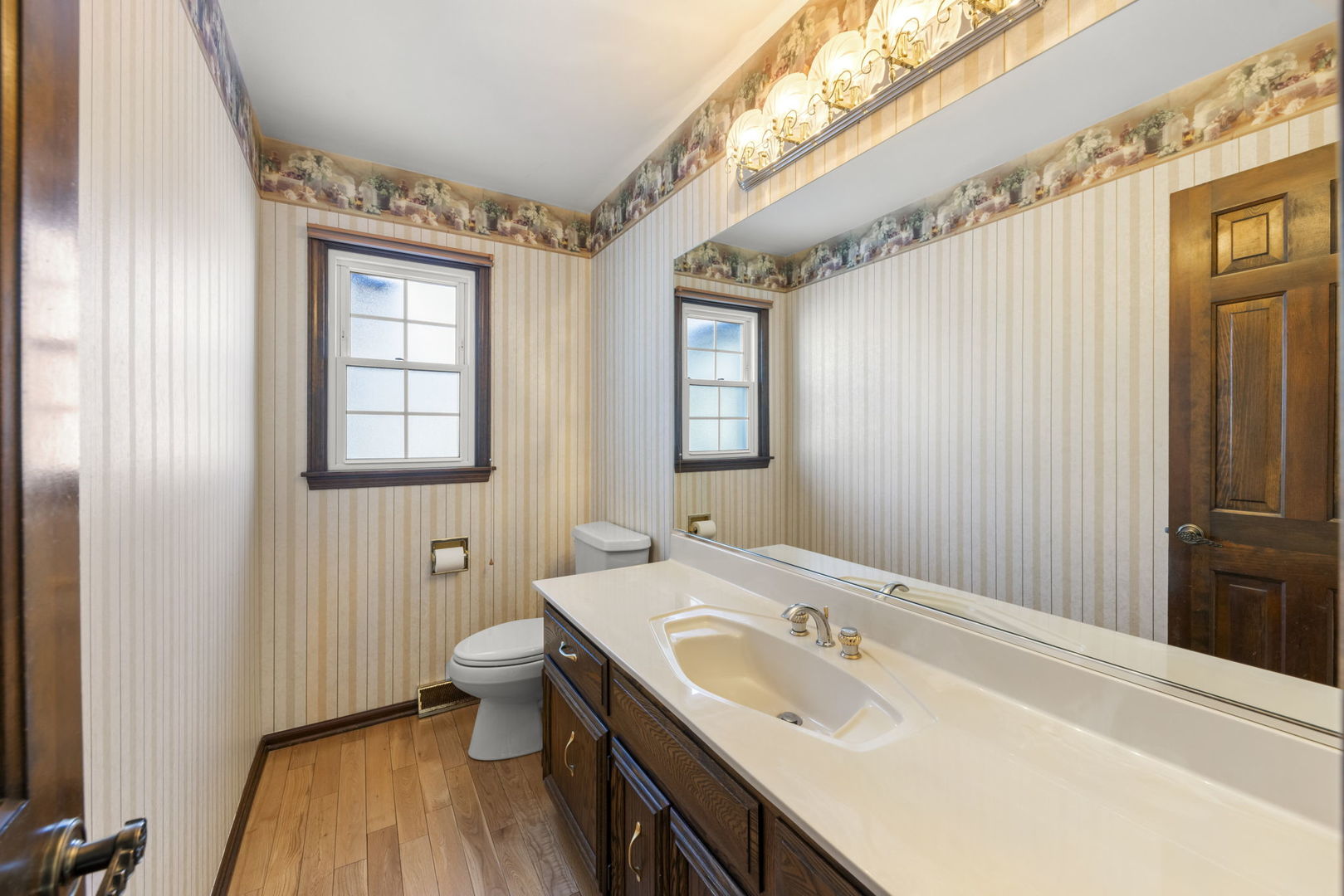 19W140 Avenue Chateaux