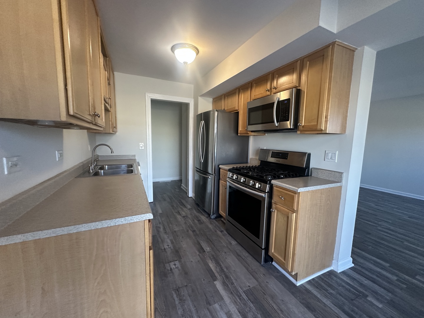 306 Northwestern Court Unit: B