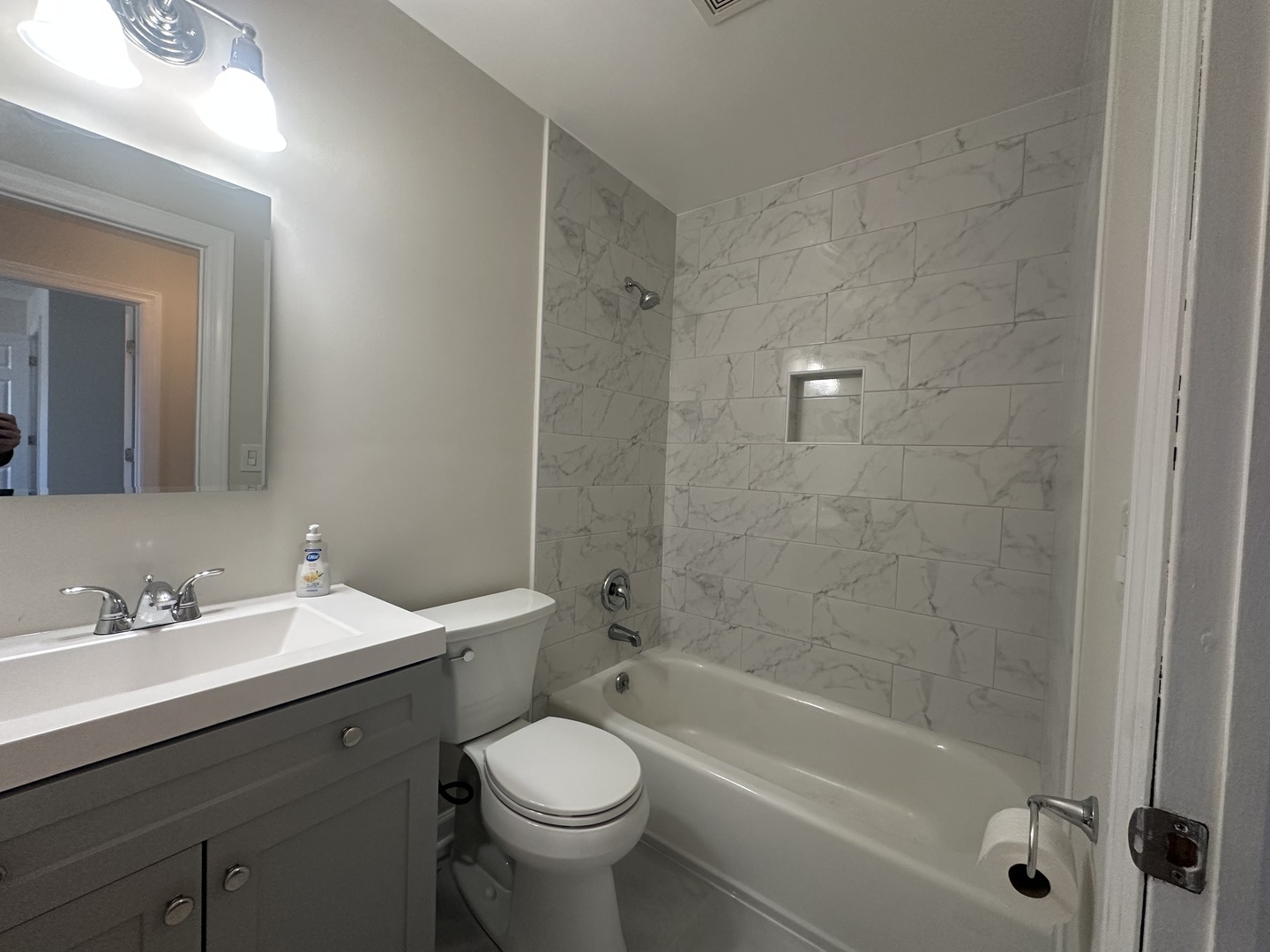 306 Northwestern Court Unit: B