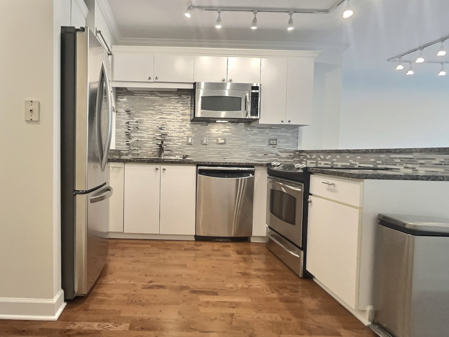 2 E Erie Street Unit: 1614