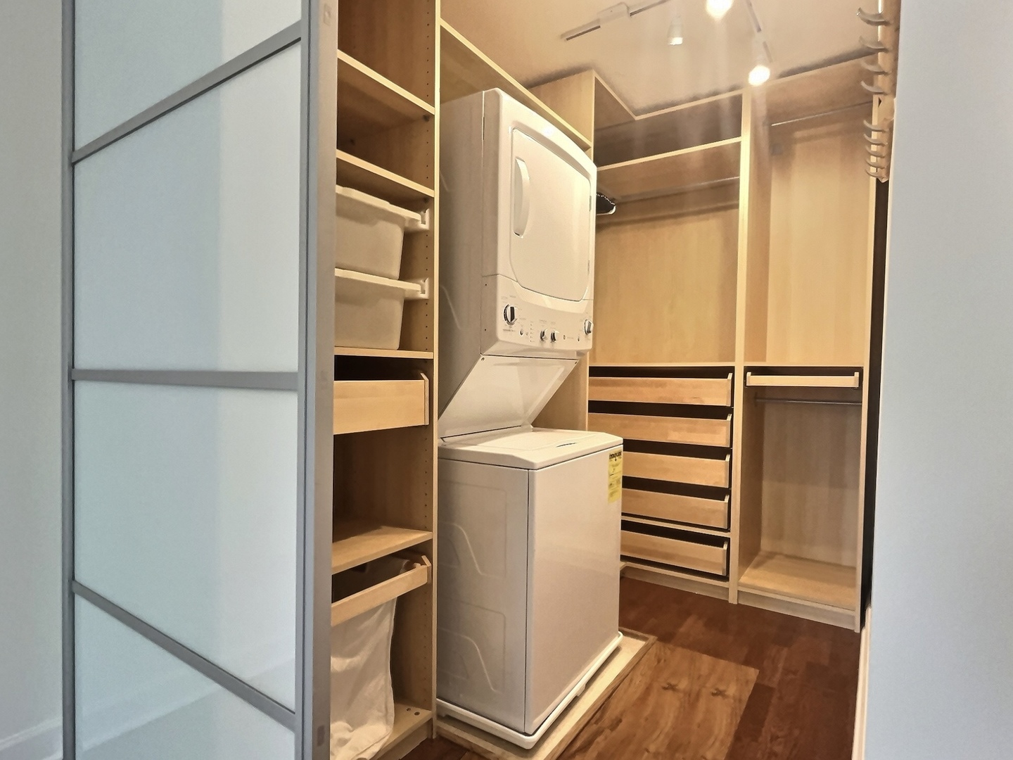 2 E Erie Street Unit: 1614