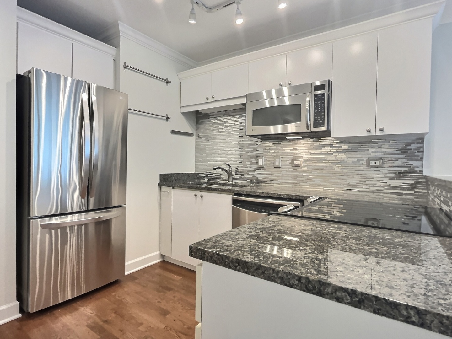 2 E Erie Street Unit: 1614