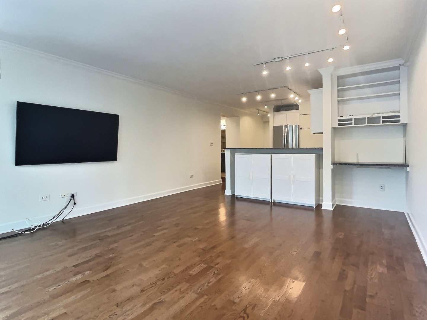 2 E Erie Street Unit: 1614