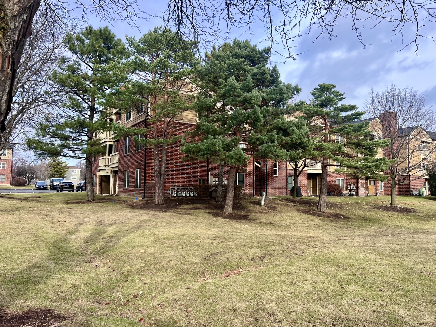 120 Glengarry Drive Unit: 312