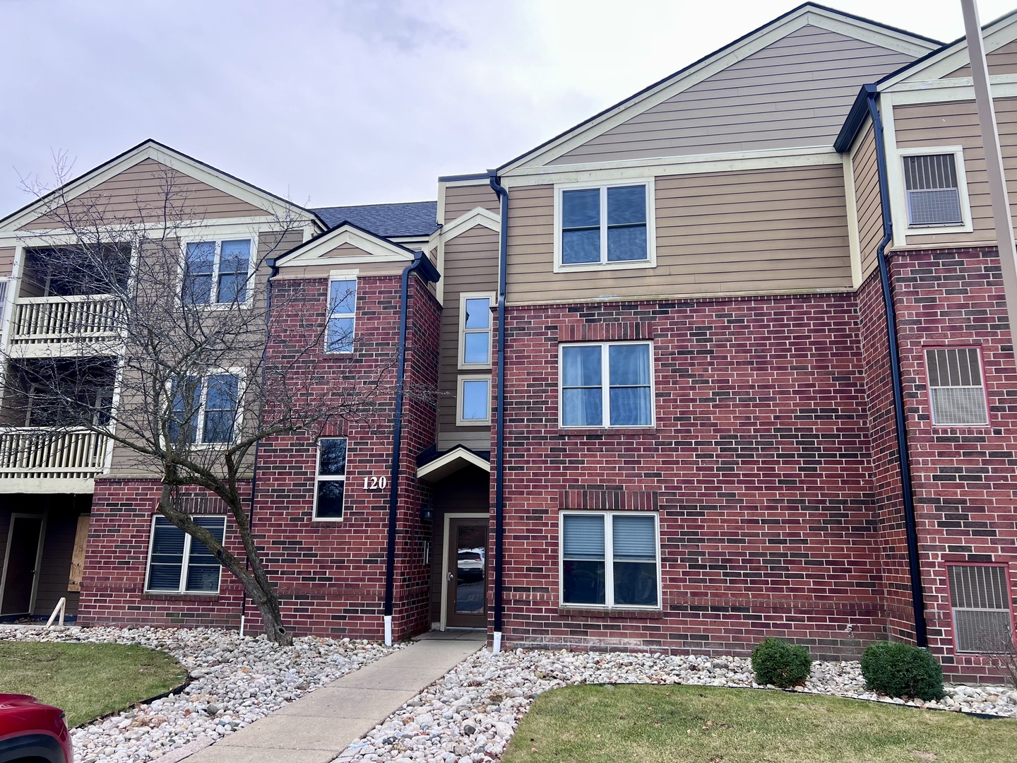 120 Glengarry Drive Unit: 312