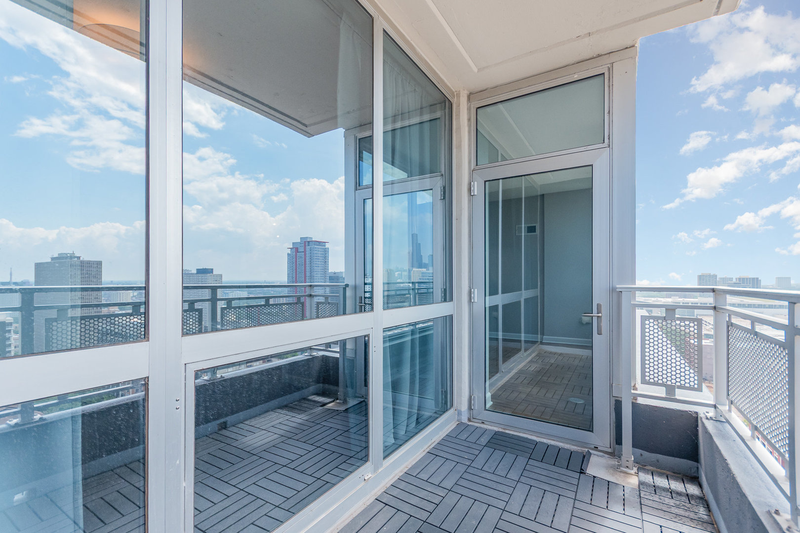 1901 S Calumet Avenue Unit: 2212