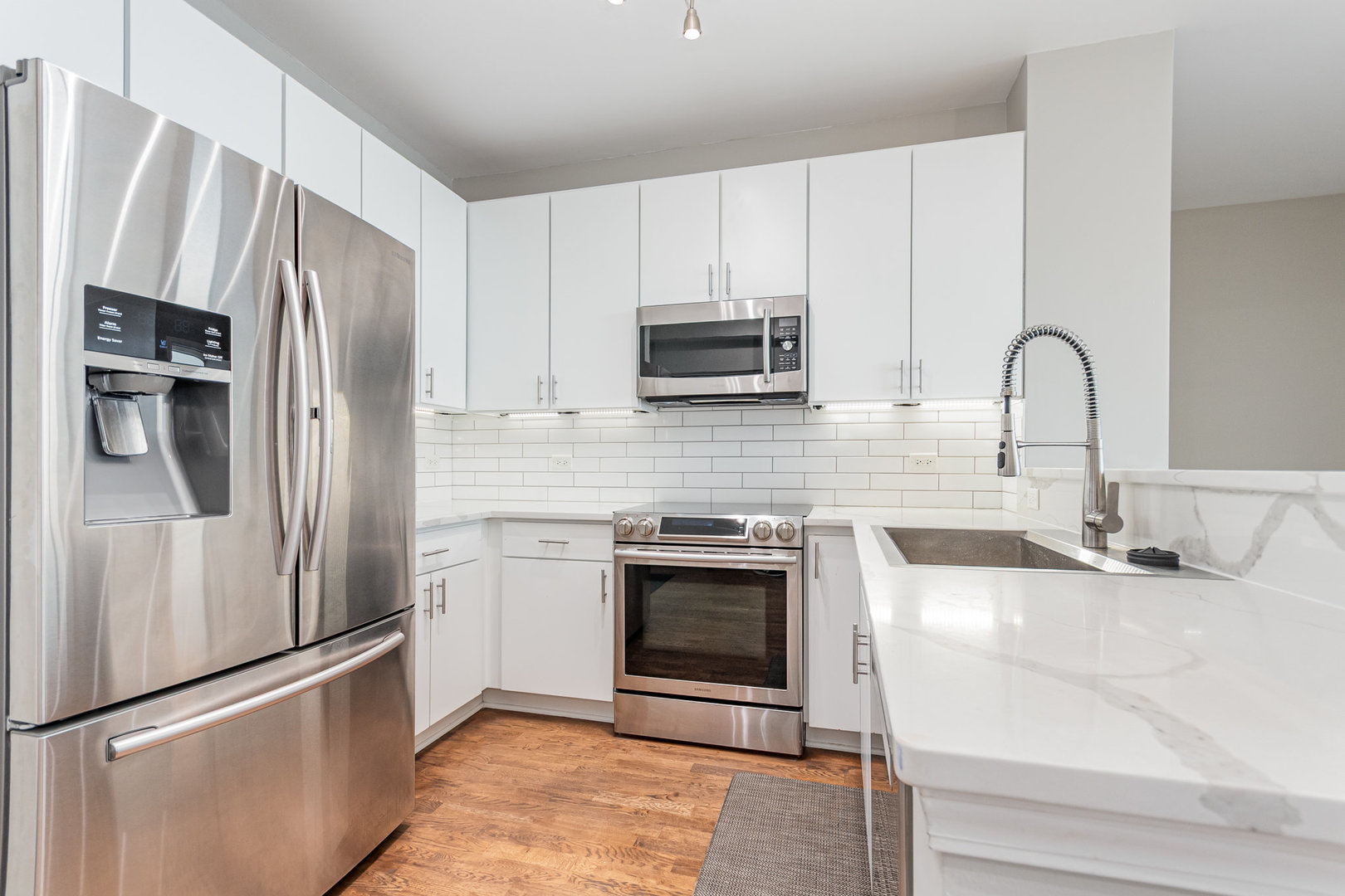1901 S Calumet Avenue Unit: 2212