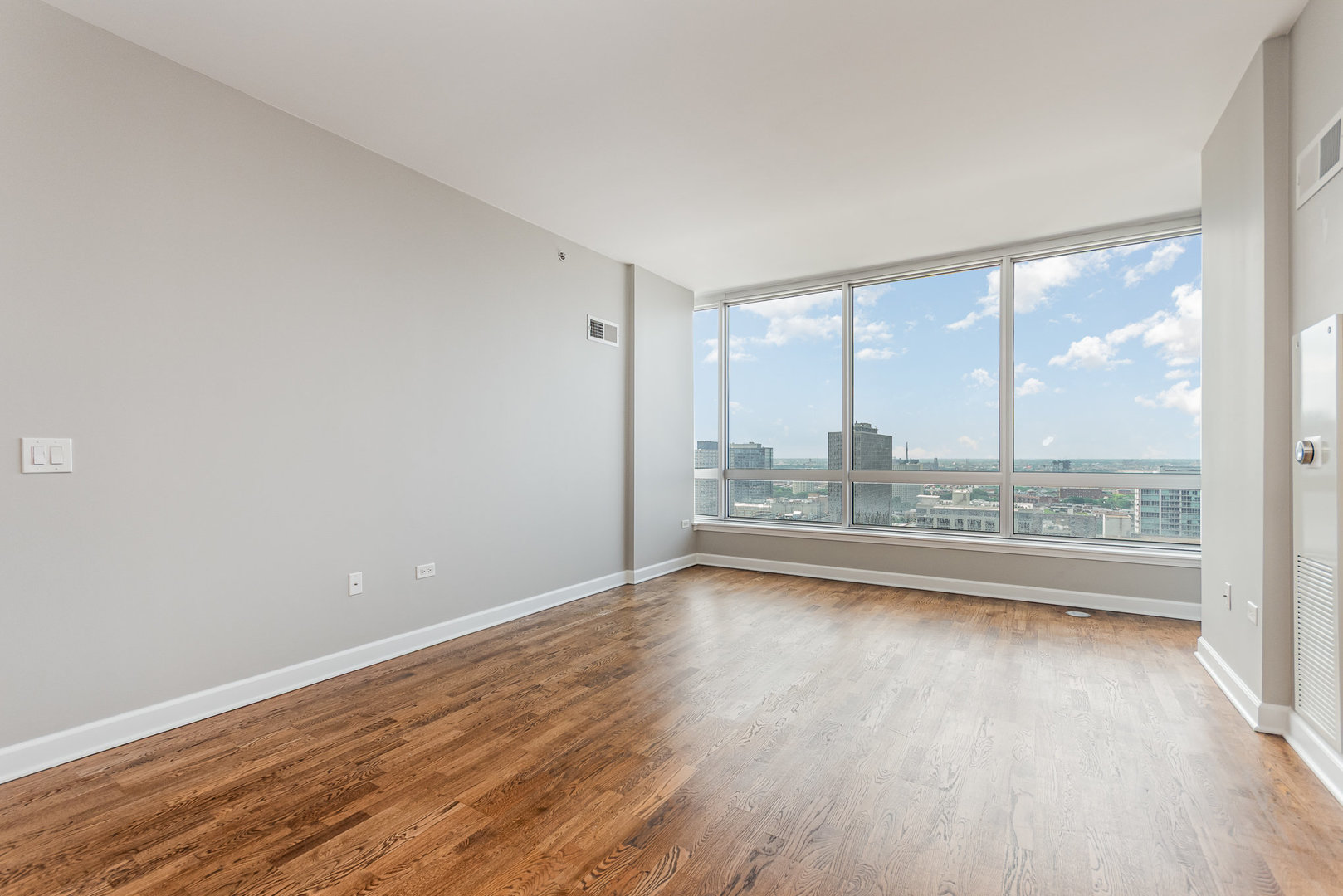 1901 S Calumet Avenue Unit: 2212