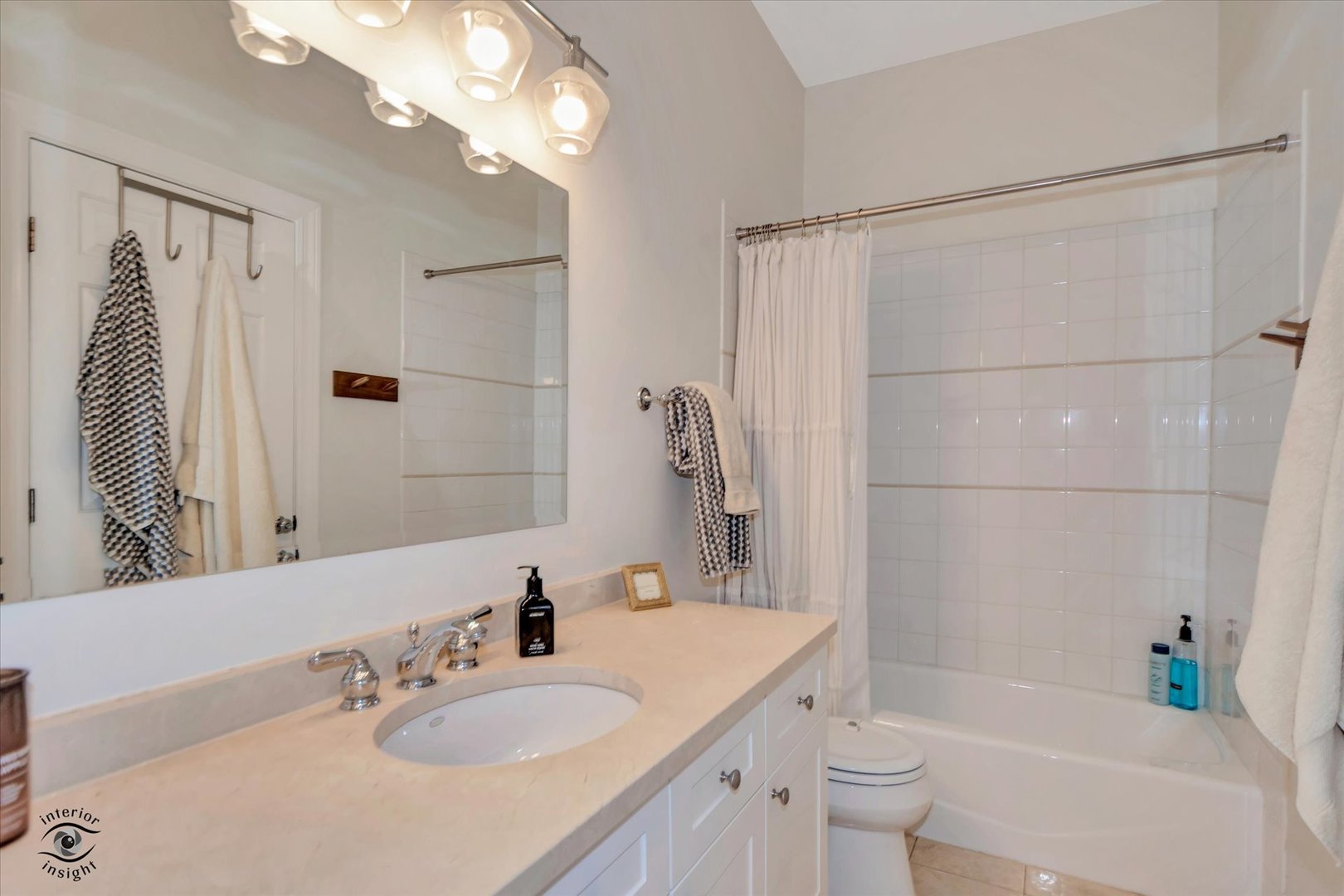 3640 N Damen Avenue Unit: 1