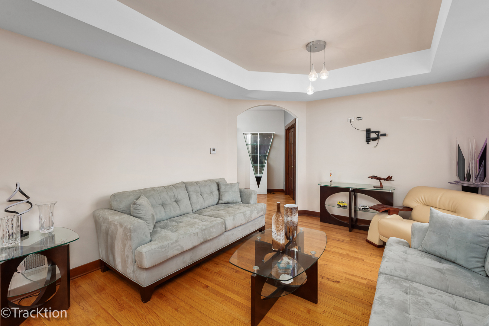 617 W Wilson Avenue