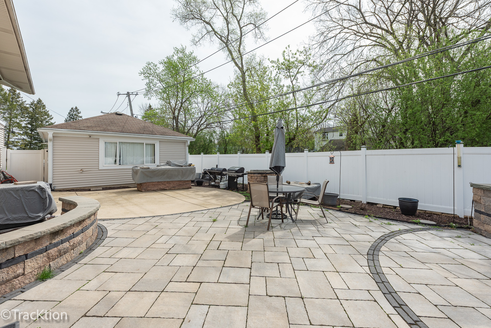 617 W Wilson Avenue