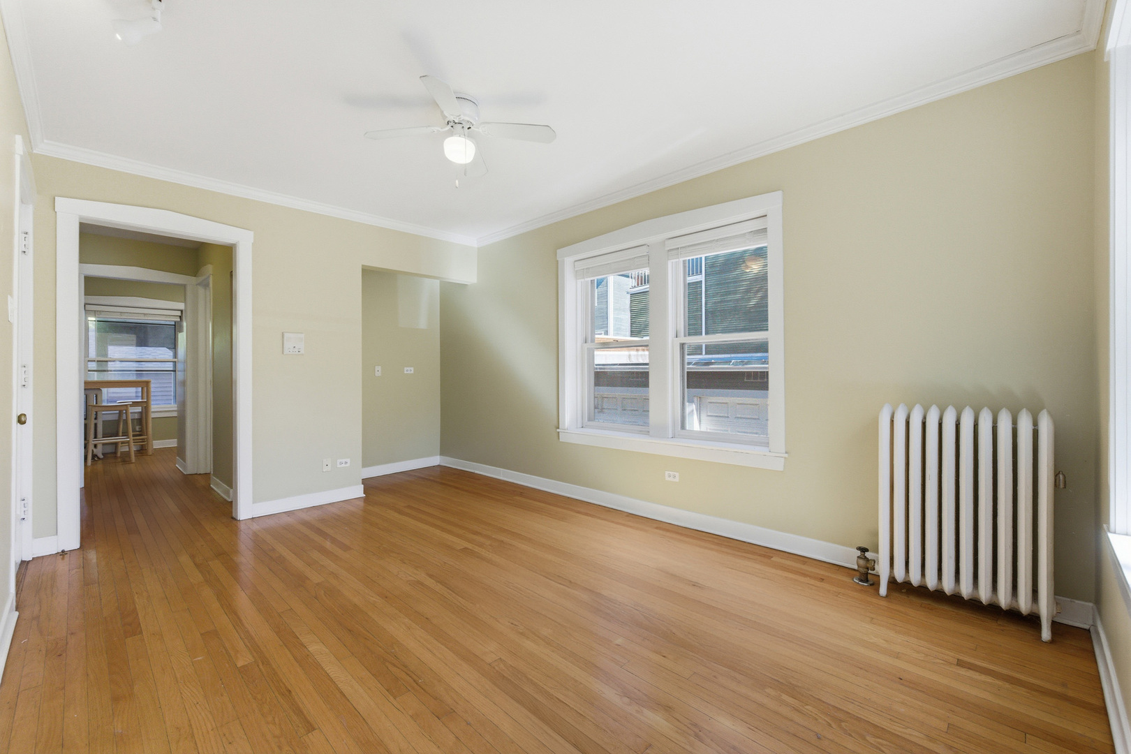 1014 W Barry Avenue Unit: 1