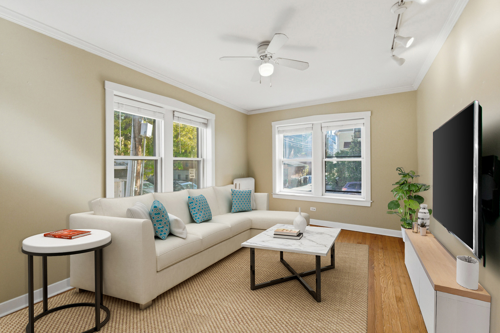1014 W Barry Avenue Unit: 1