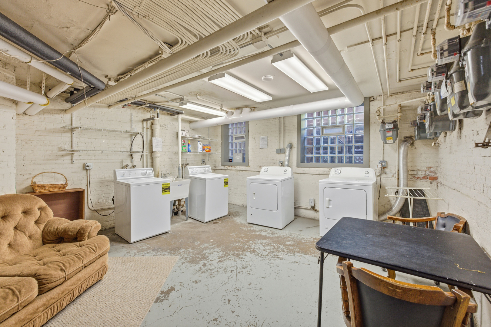 1014 W Barry Avenue Unit: 1