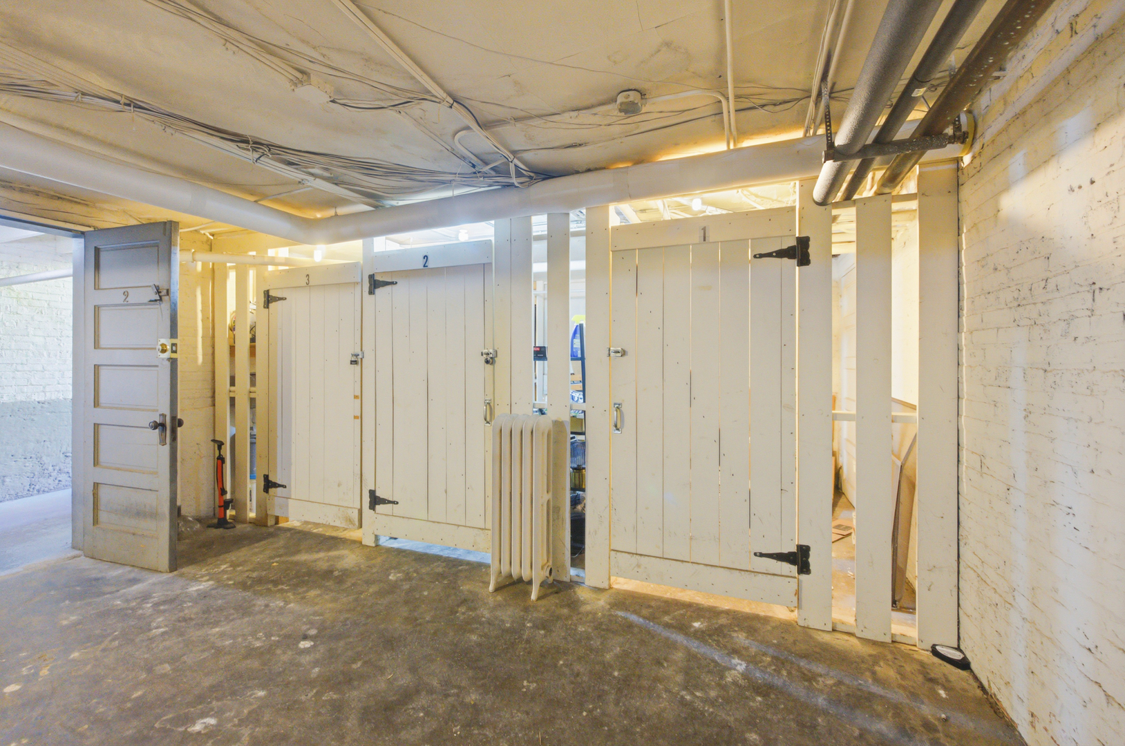 1014 W Barry Avenue Unit: 1