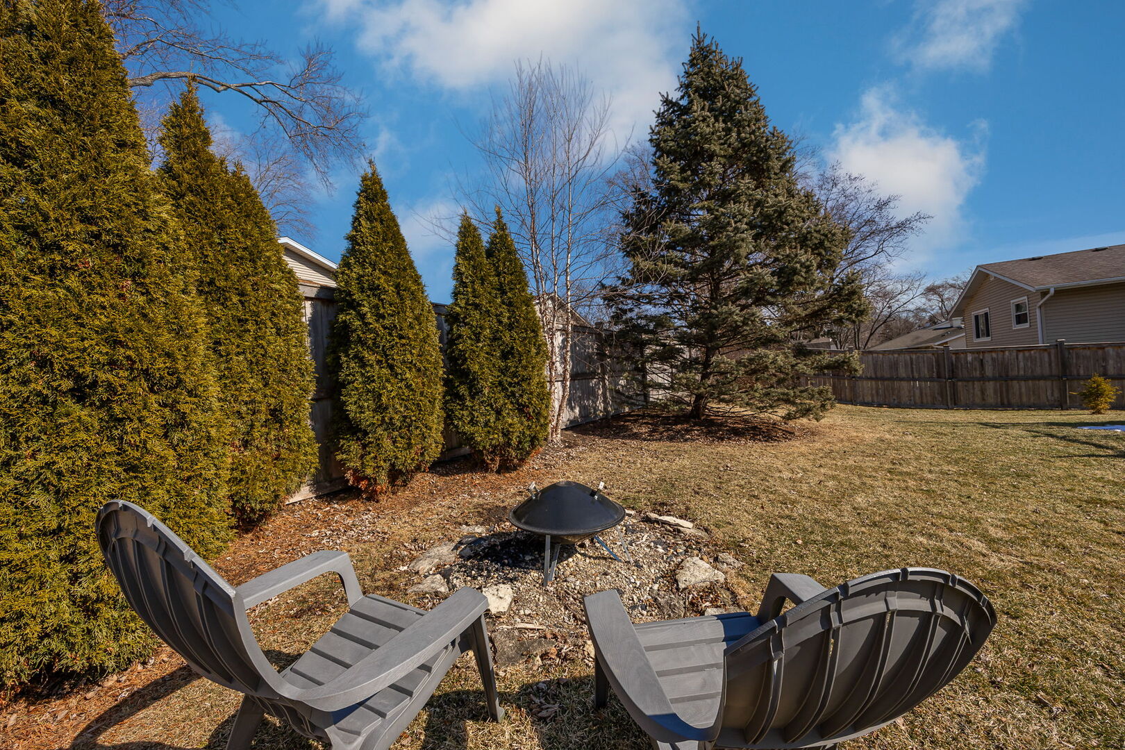 2422 Stonewall Avenue