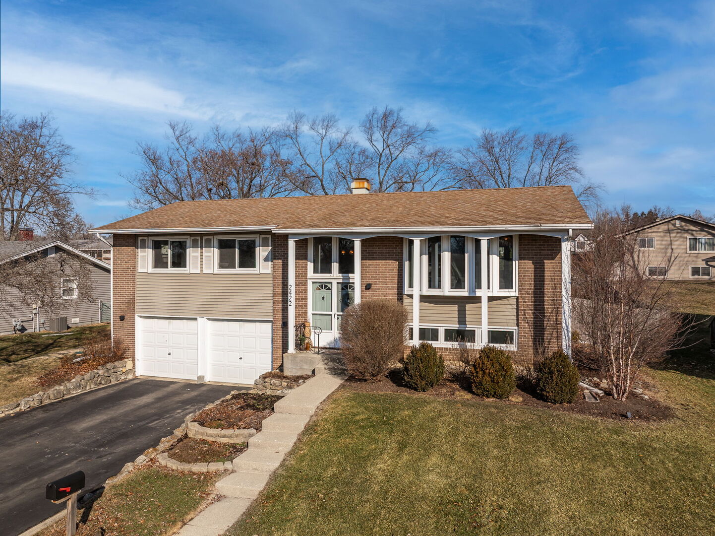 2422 Stonewall Avenue