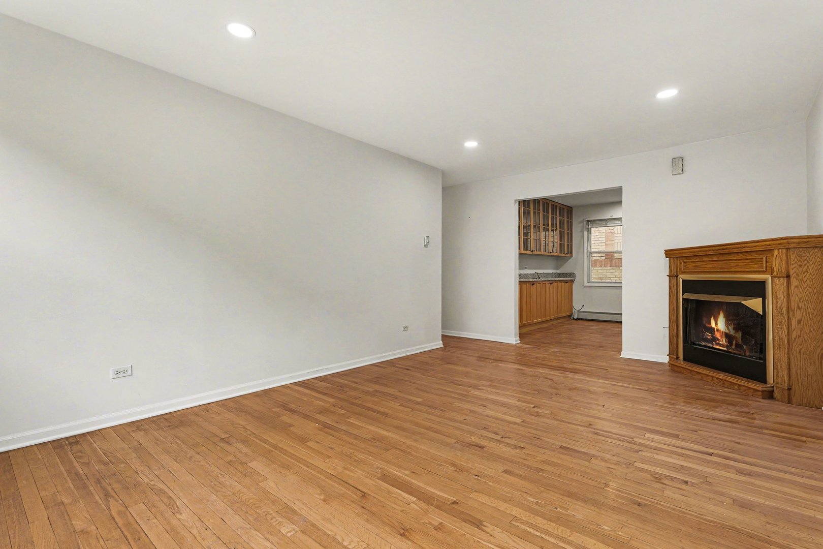 1527 W SHERWIN Avenue Unit: 2N