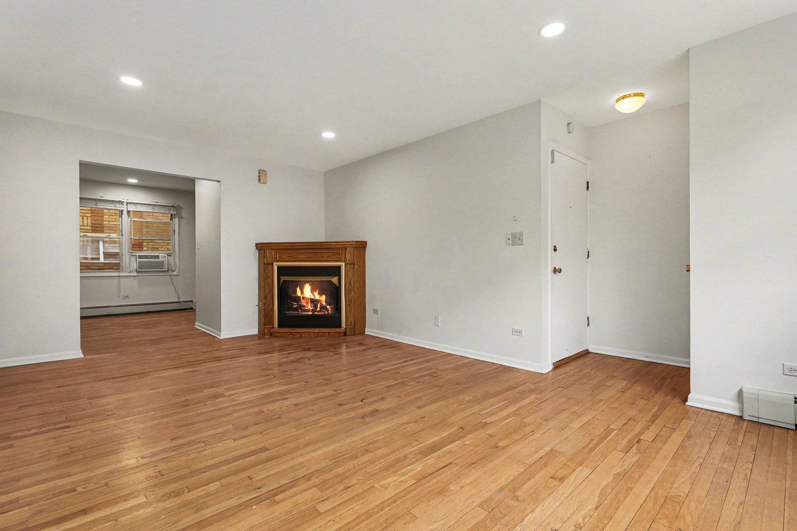 1527 W SHERWIN Avenue Unit: 2N