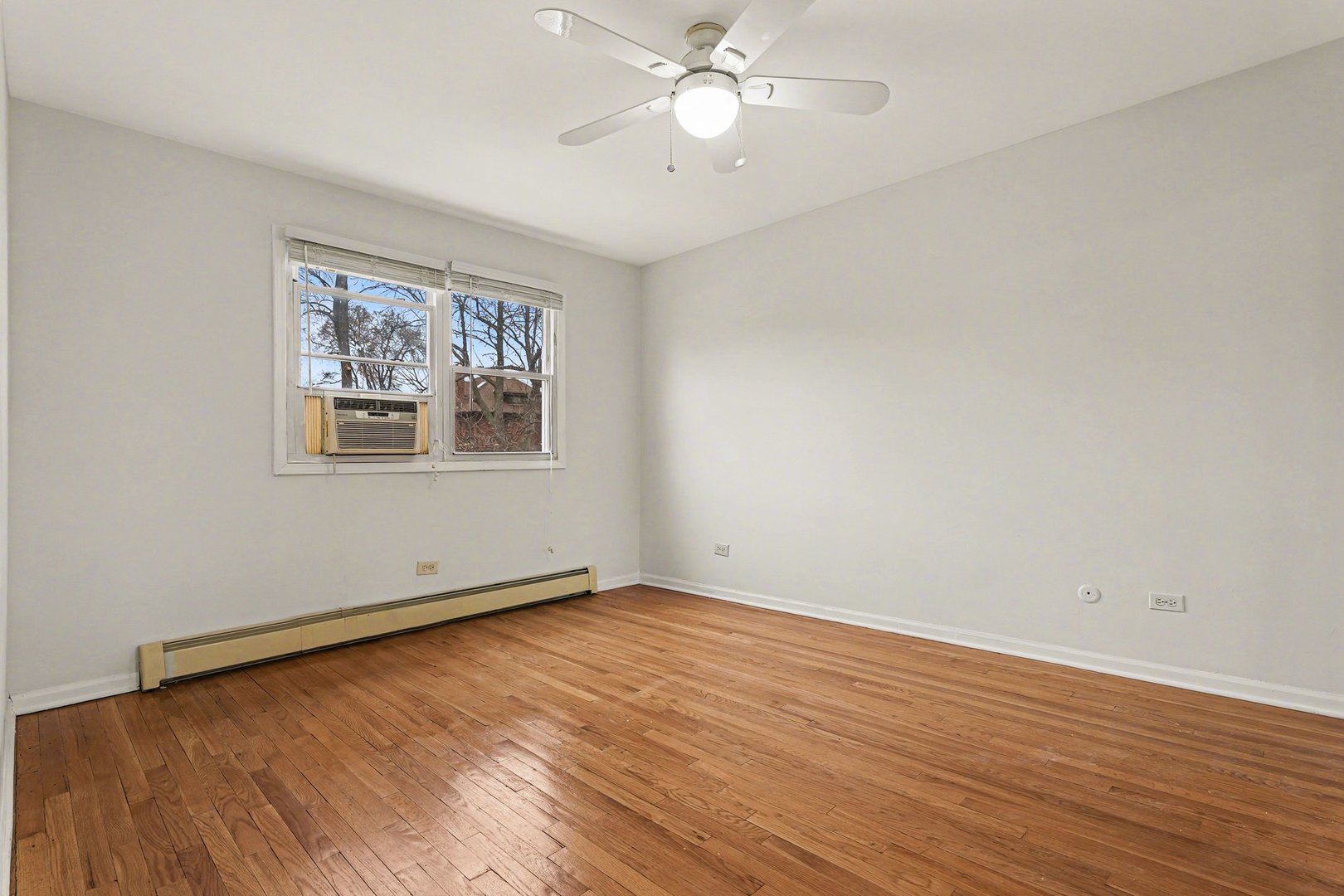 1527 W SHERWIN Avenue Unit: 2N